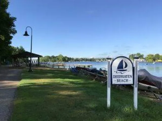Deephaven Beach