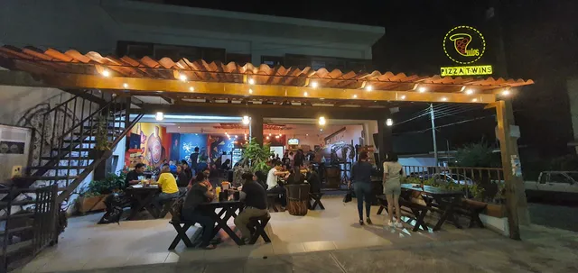 Twiins Pizza