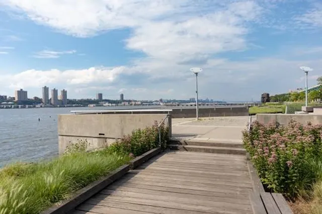 Riverside Park South