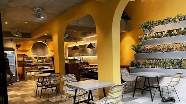 Tartine Saigon - Vista Verde, Q2