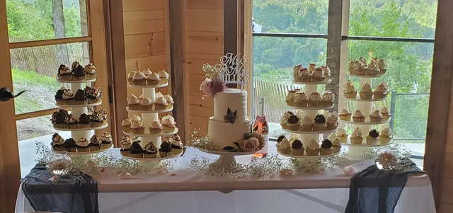 Delicioso Cupcakery and Coffee Shop