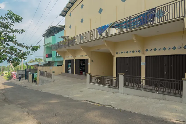 Aziz Guest House Syariah RedPartner