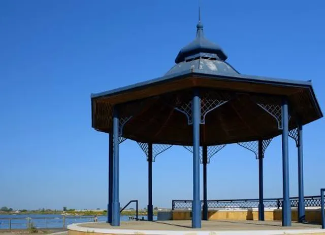 Municipal Park Zeca Afonso .. Vc. of Bath