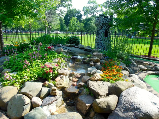 Wheel Fun Rentals | Como Park Mini-Golf