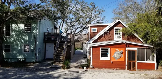 Riverside Inn and Cottages