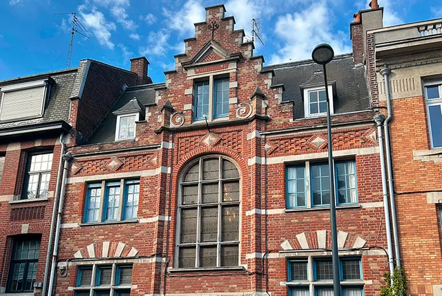 EQUILIBRIUM Family House by E