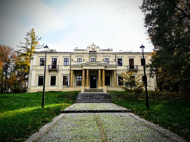 Pałac Wielopolskich w Częstocicach