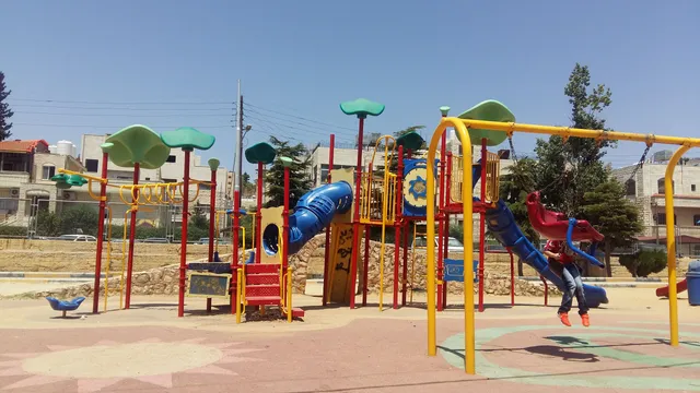 Al Raya Al Hashimiyah Public Park