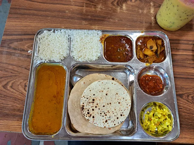 MS Food Dakor (Murlidhar Bhojnalaya)