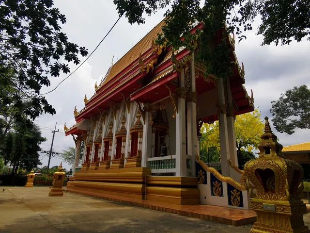 Wat Dong Lakhon
