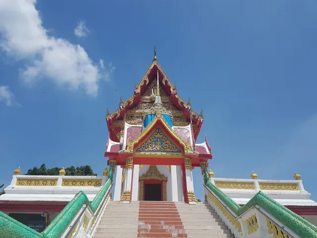 Khao Kao Saen Temple