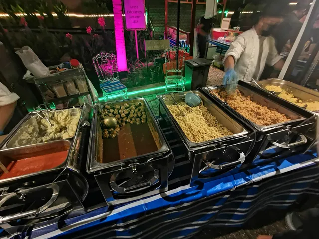 Big Roundabout Secret Garden Stalls