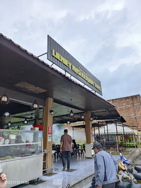 Lieniey Nasi Kerabu Tumis