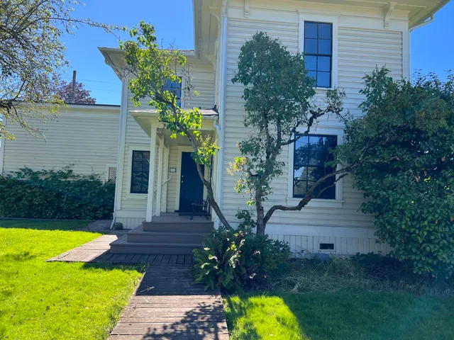 Hoover-Minthorn House Museum