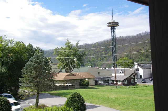 Four Sisters Inn (vacation home rental)