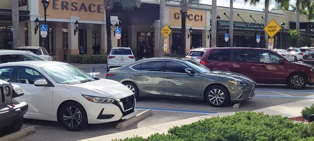 Wolford Outlet - Sawgrass Mills Outlet