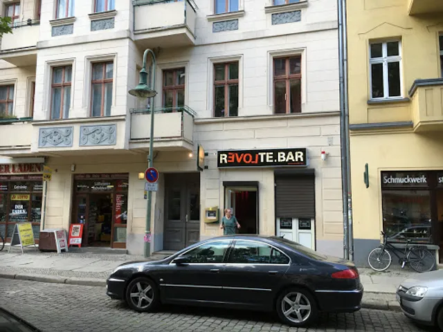 Revolte Bar