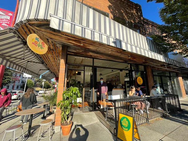 Hunnybee Bruncheonette