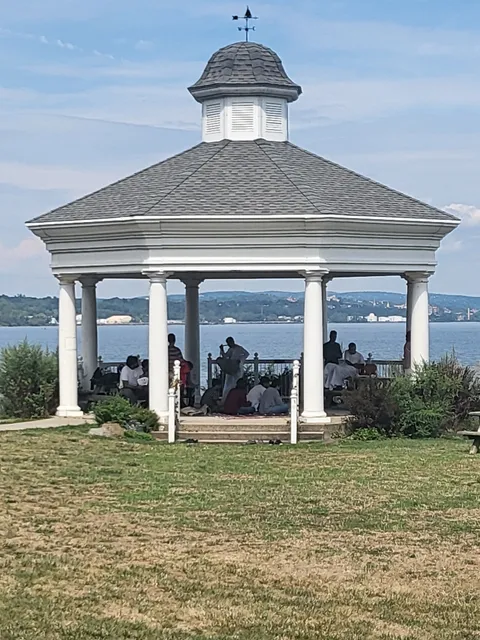 Donahue Memorial Park (PERMIT PARKING ONLY)