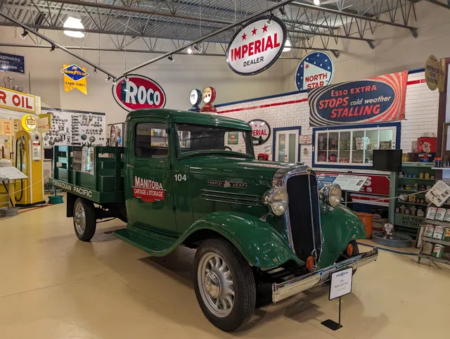 Headingley Heritage Center, Jim's Vintage Garages