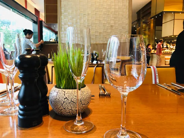 Saigon Café - International Seafood Buffet Restaurant