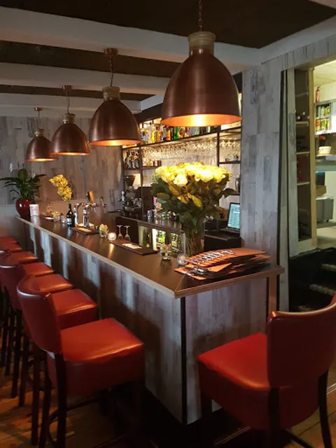 Geoff's Bar-Restaurant