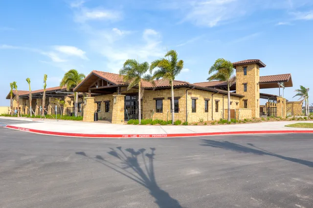 Tres Lagos Community Center