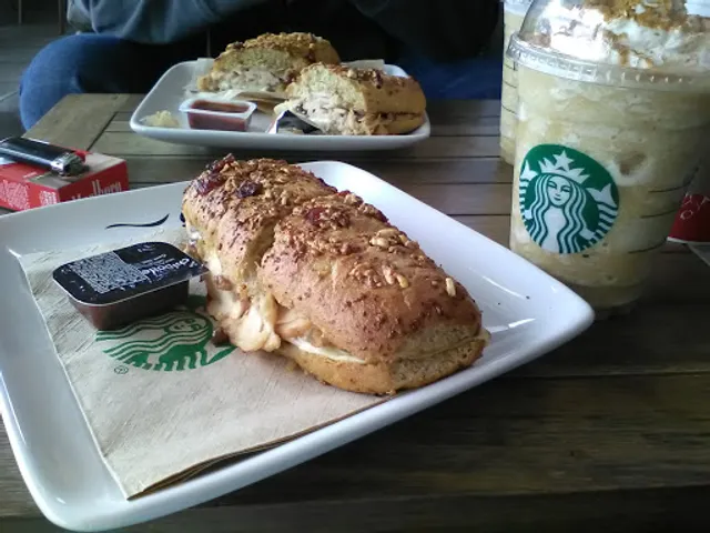 Starbucks Plaza Zenttro