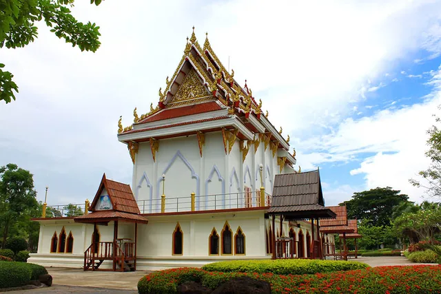 Wat Sontikon Pracharam
