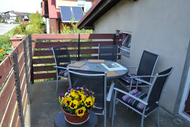 Accommodation in Lili