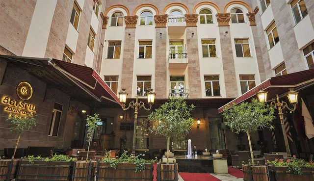 Central Hotel