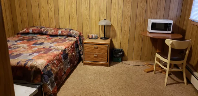 Wandering River Motel