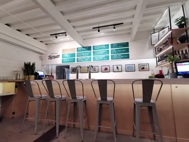 Paracaidista Taproom - Juarez