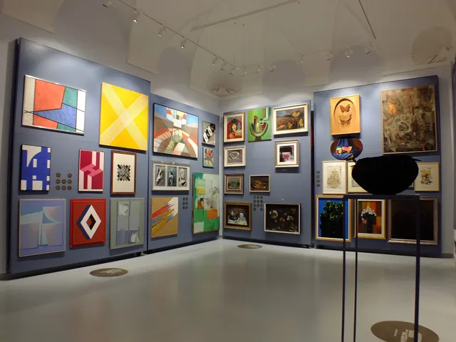 MAM''S - Contemporary Art Gallery