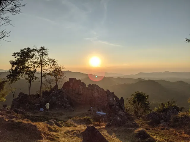 Tham Pha Hong Sunset Viewpoint