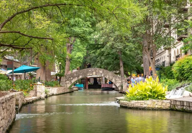 Go Rio River Boat Tours San Antonio