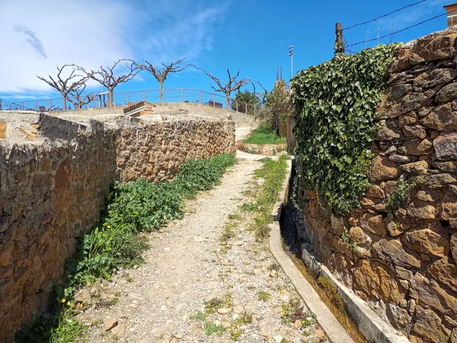 Talarn Castle. Remains