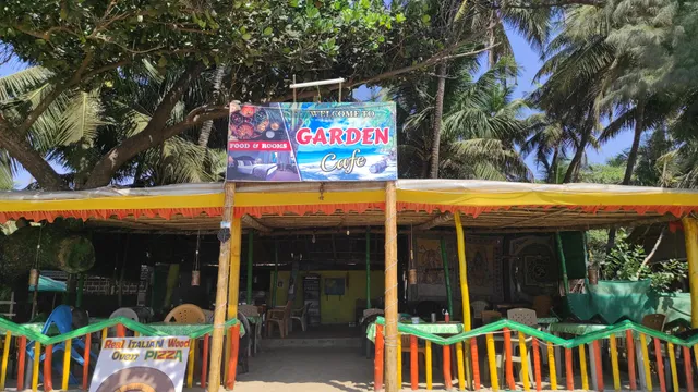Garden Cafe /Restaurant and Rooms