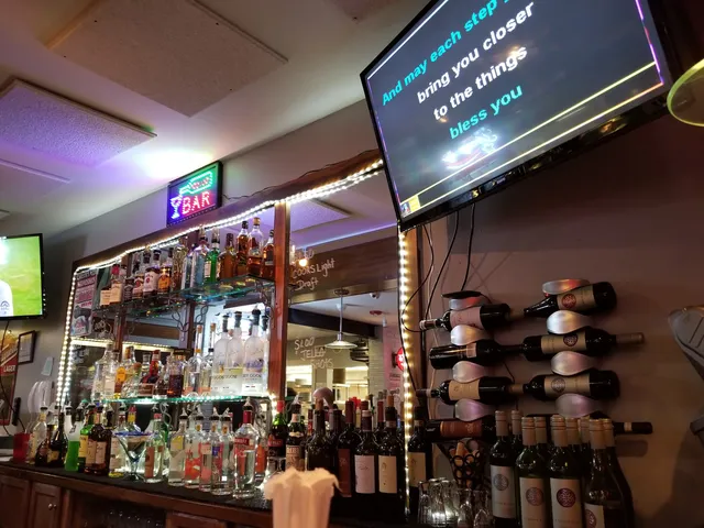 Gino’s Pizza & Sports Bar of Mystic