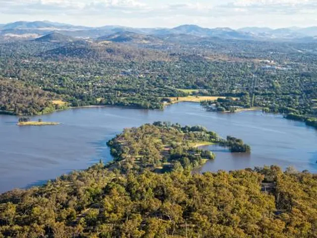 Black Mountain Peninsula