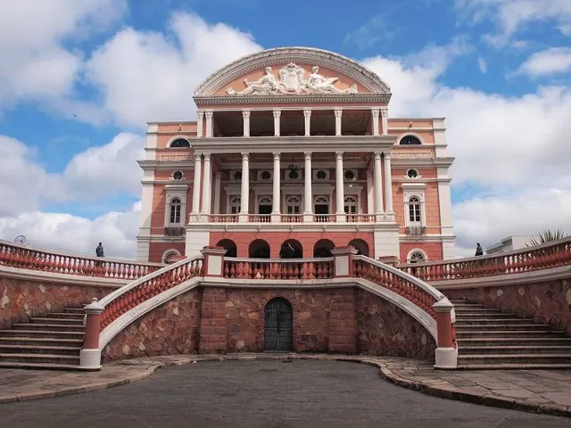 Praça Tenreiro Aranha
