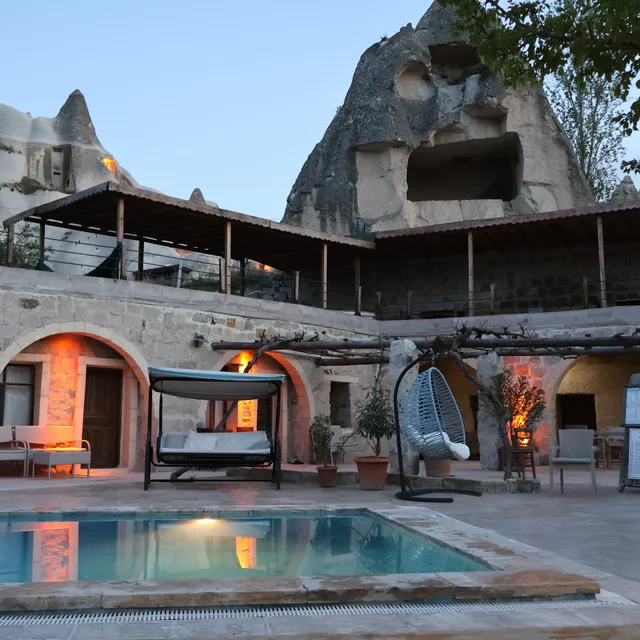 Seven Rock Cave Hotel