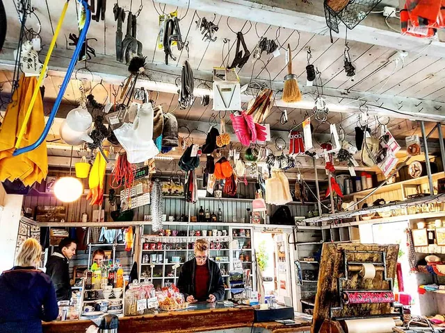 Gammelbutikken i Skrolsvik