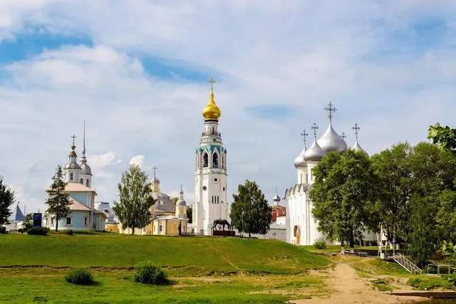 Monument to letter O