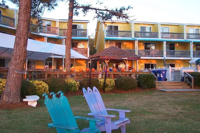 Oriental Marina & Inn