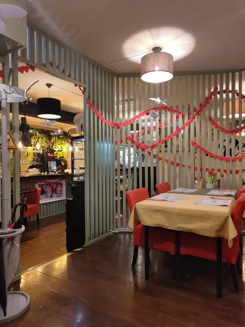 Retro Fusion - Pools restaurant