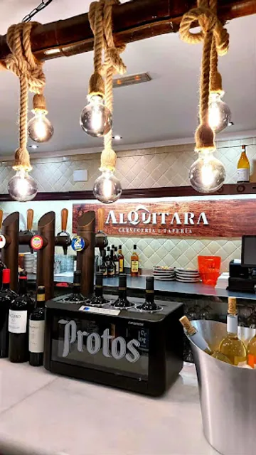 ALQUITARA CERVECERÍA | TAPERÍA.