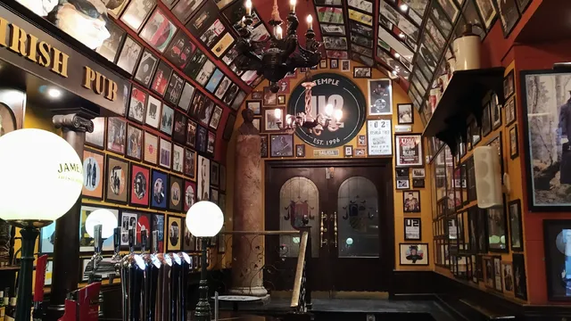 Pub Flanagan's Temple U2