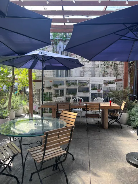 Larchmont Bungalow Cafe