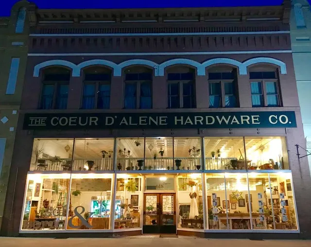 Sol & Serre: Studio Florist